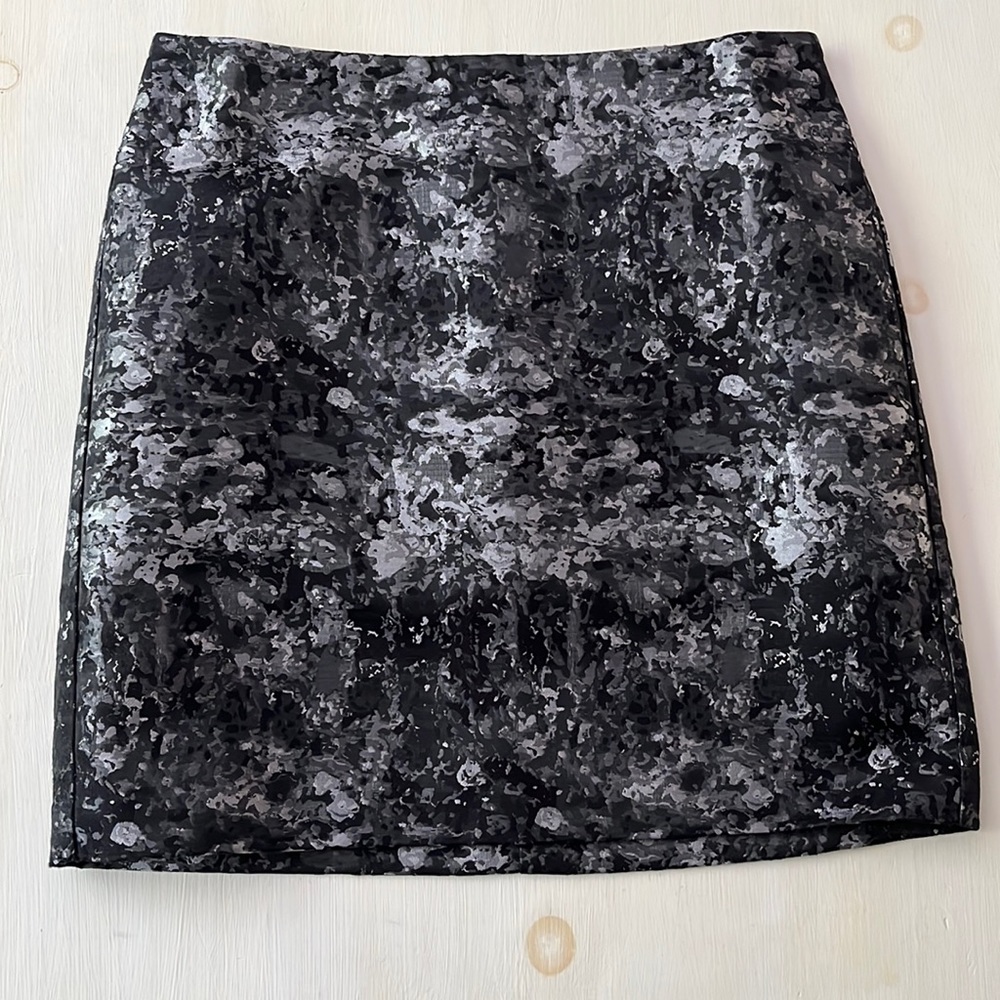 Black printed skirt
